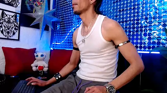 Snapshot of Mensecret69 chatting on 01/15/25, 07:55 Mensecret69 online show from 01/15/25, 07:55