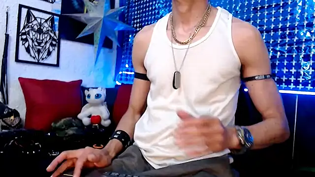 Snapshot of Mensecret69 chatting on 01/16/25, 11:37 Mensecret69 online show from 01/16/25, 11:37