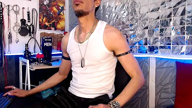 Snapshot of Mensecret69 chatting on 02/13/25, 06:27 Mensecret69 online show from 02/13/25, 06:27