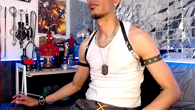 Snapshot of Mensecret69 chatting on 02/21/25, 02:06 Mensecret69 online show from 02/21/25, 02:06