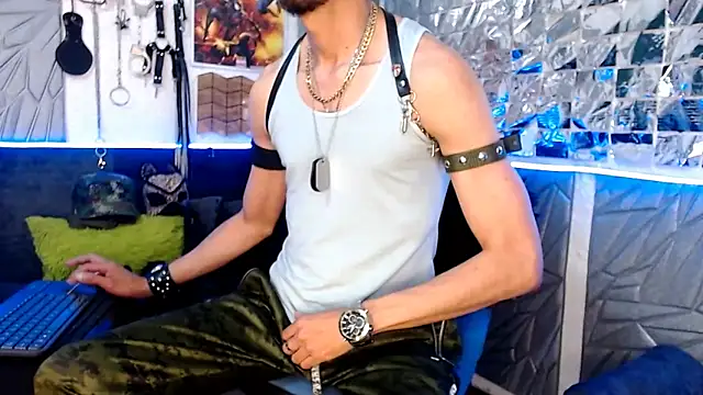 Snapshot of Mensecret69 chatting on 02/27/25, 08:09 Mensecret69 online show from 02/27/25, 08:09