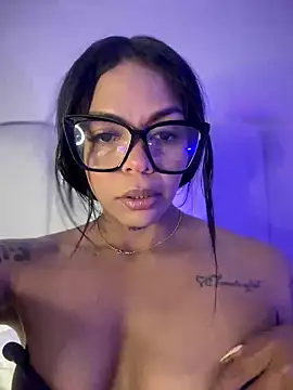 Snapshot of Charly_ chatting on 10/15/25, 05:18 Charly online show from 10/15/25, 05:18