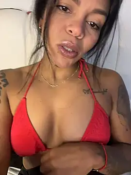 Snapshot of Charly_ chatting on 10/31/25, 02:56 Charly online show from 10/31/25, 02:56