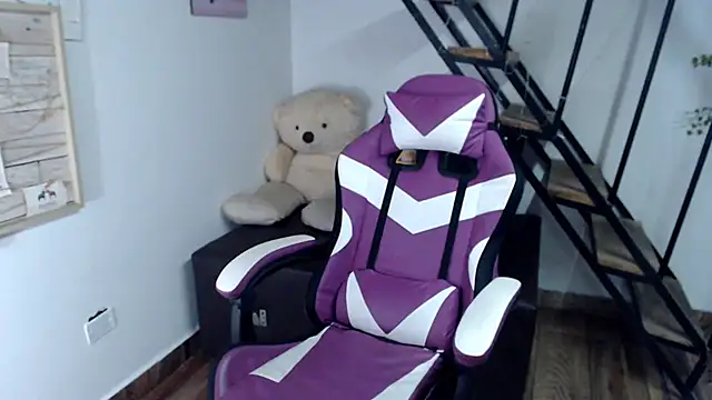 samantha baby  online show from 10/31/25, 07:04