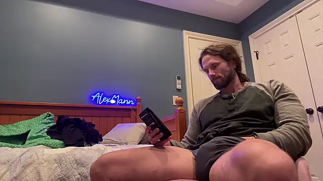 Snapshot of alexmannd chatting on 12/17/24, 03:50 alexmannd online show from 12/17/24, 03:50