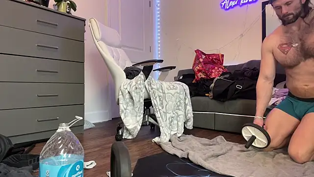 Snapshot of alexmannd chatting on 01/19/25, 05:28 alexmannd online show from 01/19/25, 05:28