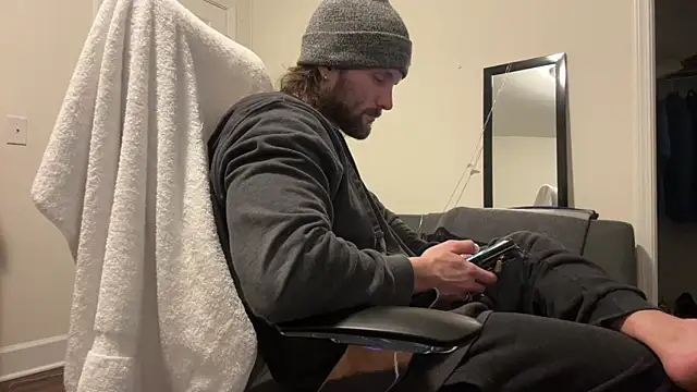 Snapshot of alexmannd chatting on 01/21/25, 12:25 alexmannd online show from 01/21/25, 12:25