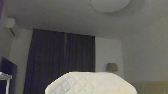 Snapshot of FameAndFlavour chatting on 03/05/25, 06:56 FameAndFlavour online show from 03/05/25, 06:56