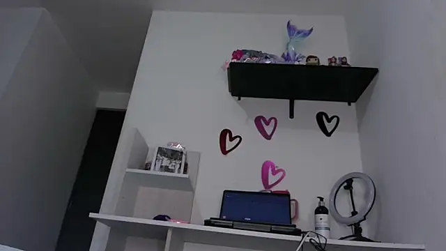 Snapshot of ari_sexy1 chatting on 11/01/25, 01:40 ari sexy1 online show from 11/01/25, 01:40