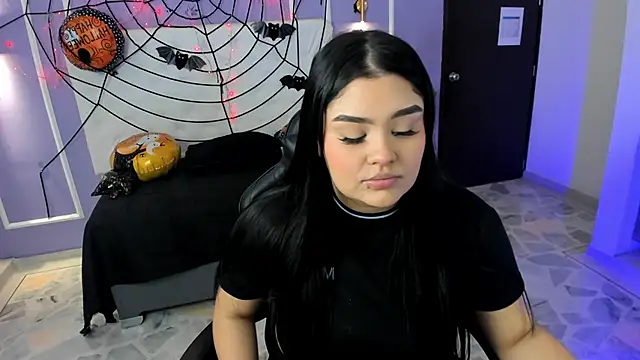 Snapshot of martinasaez chatting on 10/25/25, 08:36 martinasaez online show from 10/25/25, 08:36