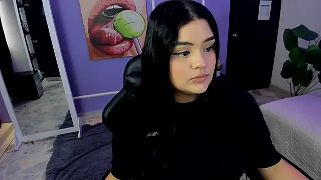 Snapshot of martinasaez chatting on 11/24/25, 08:30 martinasaez online show from 11/24/25, 08:30