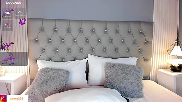 Victoriaxx  online show from 10/06/25, 11:24