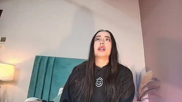 NoraDasilva online show from 10/25/25, 12:51