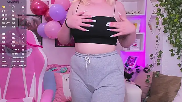 art lovee online show from 10/14/25, 02:12