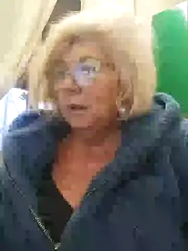 Snapshot of Merilulla chatting on 01/17/25, 03:43 Merilulla online show from 01/17/25, 03:43