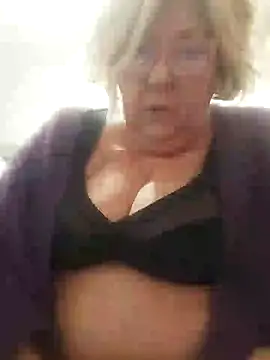 Snapshot of Merilulla chatting on 01/29/25, 01:07 Merilulla online show from 01/29/25, 01:07