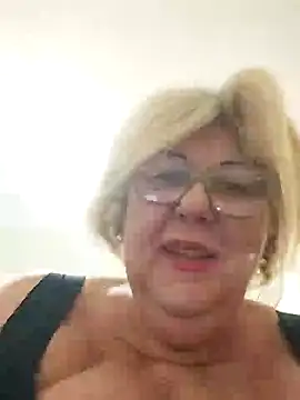 Snapshot of Merilulla chatting on 02/04/25, 10:10 Merilulla online show from 02/04/25, 10:10