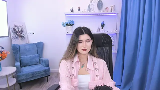 AnneTLi online show from 11/03/25, 07:26