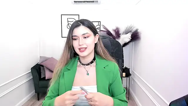 AnneTLi online show from 11/10/25, 07:35