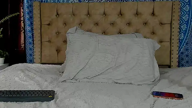 KeryHillson online show from 12/19/24, 03:30