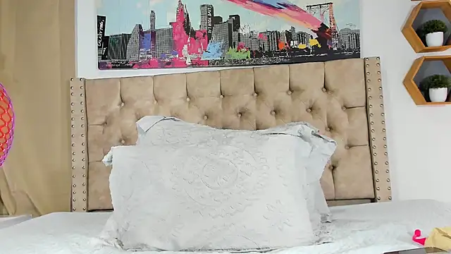 KeryHillson online show from 02/10/25, 12:29