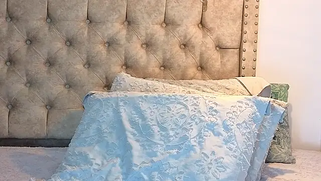 KeryHillson online show from 10/18/25, 01:01