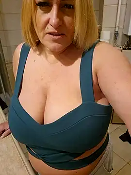 Isabellaa04 online show from 02/09/25, 06:37