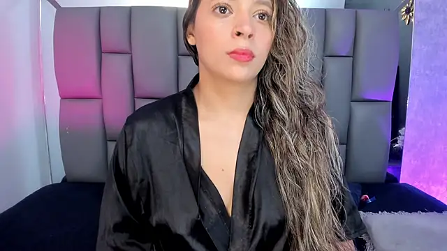 Snapshot of _MiaBrown_ chatting on 01/22/25, 12:06 MiaBrown online show from 01/22/25, 12:06