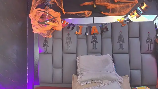  MiaBrown  online show from 11/01/25, 12:07