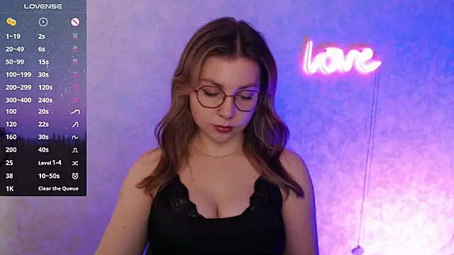 Snapshot of Leah_Reed chatting on 02/25/25, 09:31 Leah Reed online show from 02/25/25, 09:31
