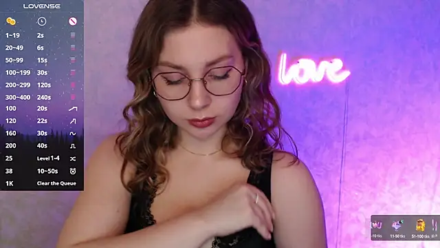 Snapshot of Leah_Reed chatting on 03/20/25, 10:21 Leah Reed online show from 03/20/25, 10:21