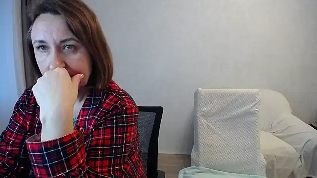 DonnaMagdalena online show from 11/21/25, 09:08