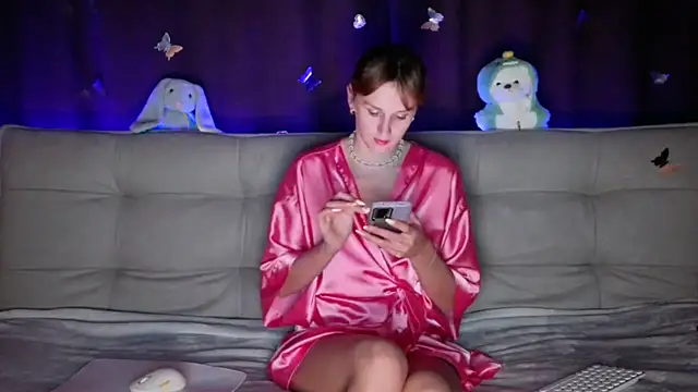 Snapshot of intolerable_girl chatting on 11/13/25, 08:41 intolerable girl online show from 11/13/25, 08:41