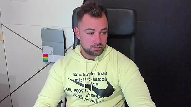 Snapshot of DuncanStone chatting on 02/05/25, 04:59 DuncanStone online show from 02/05/25, 04:59