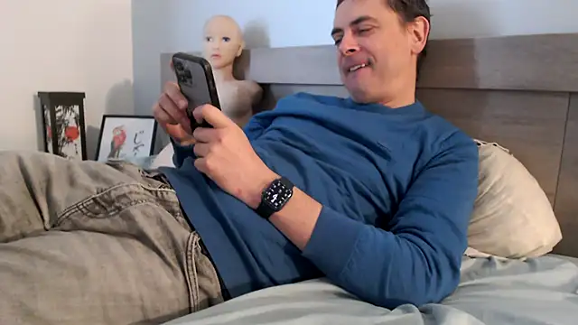 freddy0222222 online show from 10/14/25, 11:00