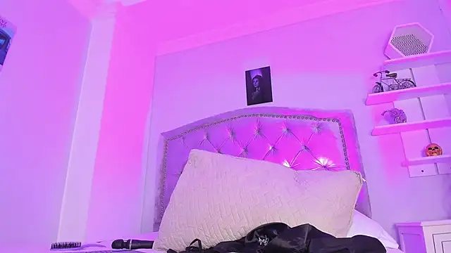 CamileHolmes online show from 12/28/24, 08:16