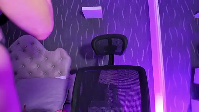 CamileHolmes online show from 01/22/25, 04:23