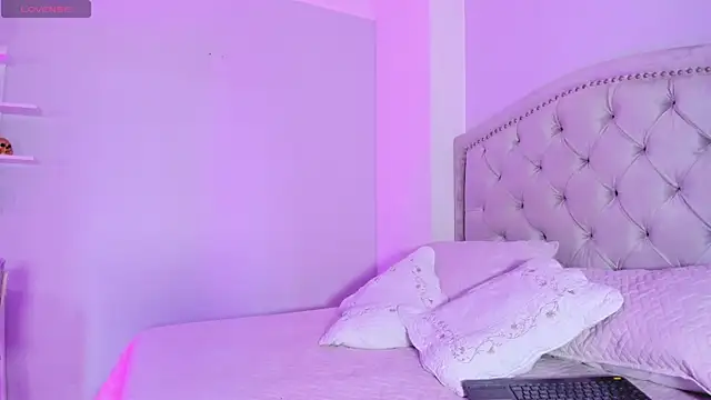 CamileHolmes online show from 03/04/25, 05:21