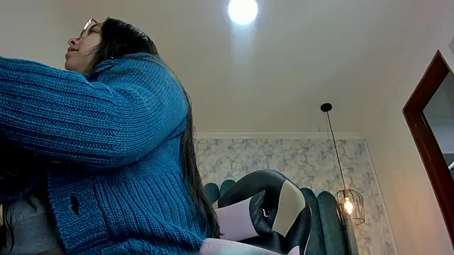 nalalye cruzz  online show from 10/08/25, 02:42