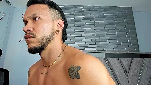 ARON TAYLER01 online show from 12/03/24, 03:33