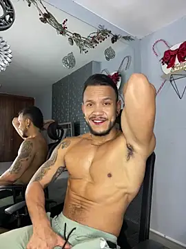 ARON TAYLER01 online show from 12/04/24, 12:36