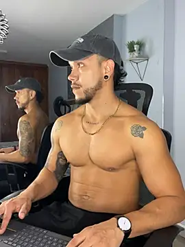 ARON TAYLER01 online show from 03/14/25, 12:40