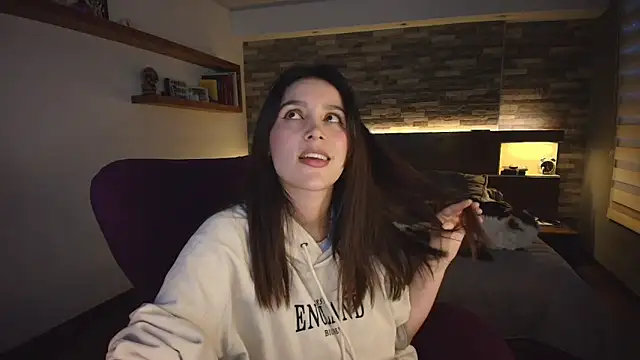 alicewilloww online show from 10/20/25, 10:43