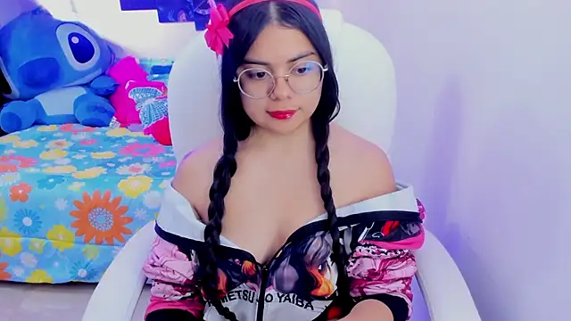 Snapshot of esmeralda112 chatting on 02/25/25, 11:00 esmeralda112 online show from 02/25/25, 11:00