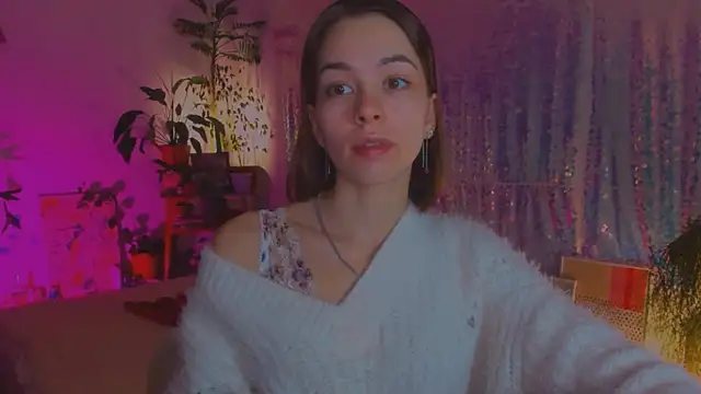 Snapshot of poli__ chatting on 12/13/24, 08:04 poli   online show from 12/13/24, 08:04