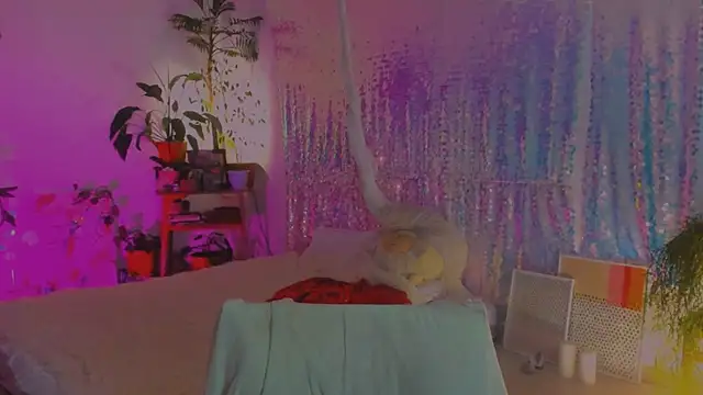 Snapshot of poli__ chatting on 12/14/24, 02:31 poli   online show from 12/14/24, 02:31