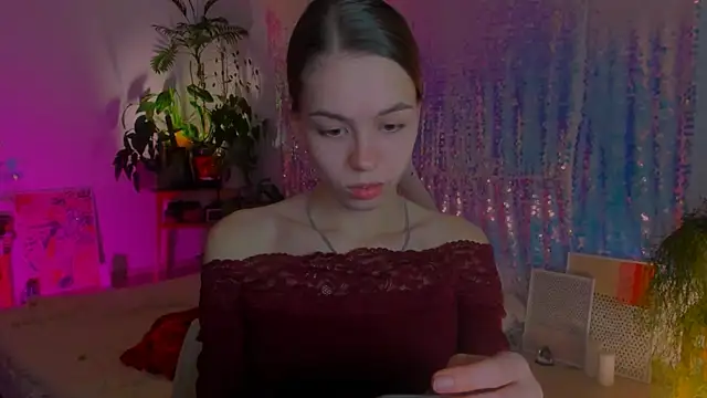 Snapshot of poli__ chatting on 12/21/24, 10:19 poli   online show from 12/21/24, 10:19