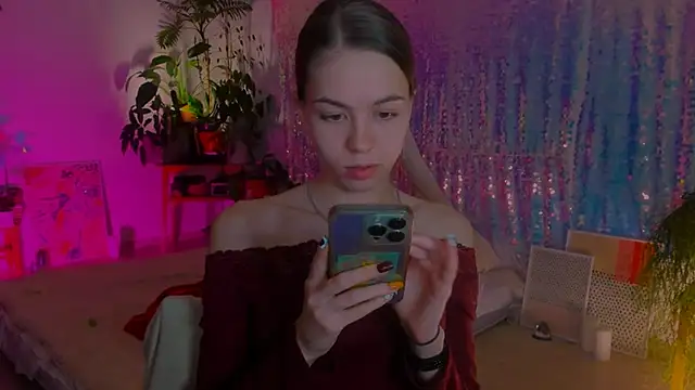 Snapshot of poli__ chatting on 12/22/24, 01:23 poli   online show from 12/22/24, 01:23