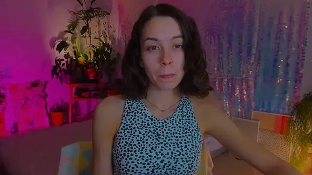 Snapshot of poli__ chatting on 12/23/24, 09:29 poli   online show from 12/23/24, 09:29