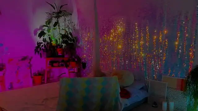 Snapshot of poli__ chatting on 12/26/24, 12:25 poli   online show from 12/26/24, 12:25